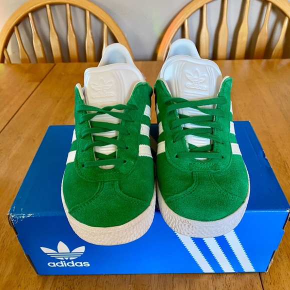 Big kids size 5 adidas gazelles green - Picture 5 of 7